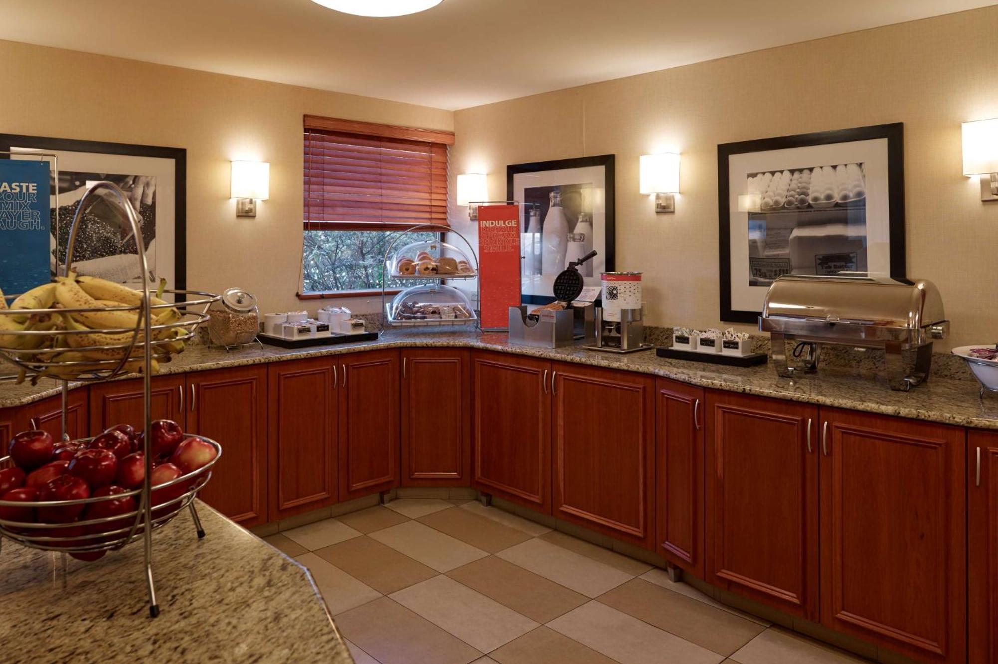 Hampton Inn Portland-Airport South Portland Dış mekan fotoğraf
